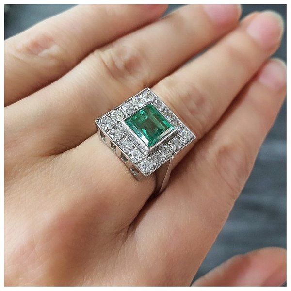 https://ekszeraukcio-product.s3.eu-central-1.amazonaws.com/0fdcf179-5fc0-4ae9-9770-d07197304151_thumbnail