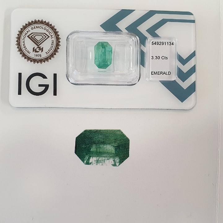 https://ekszeraukcio-product.s3.eu-central-1.amazonaws.com/1011fef2-a145-4e30-a452-89d6a2f9adfb