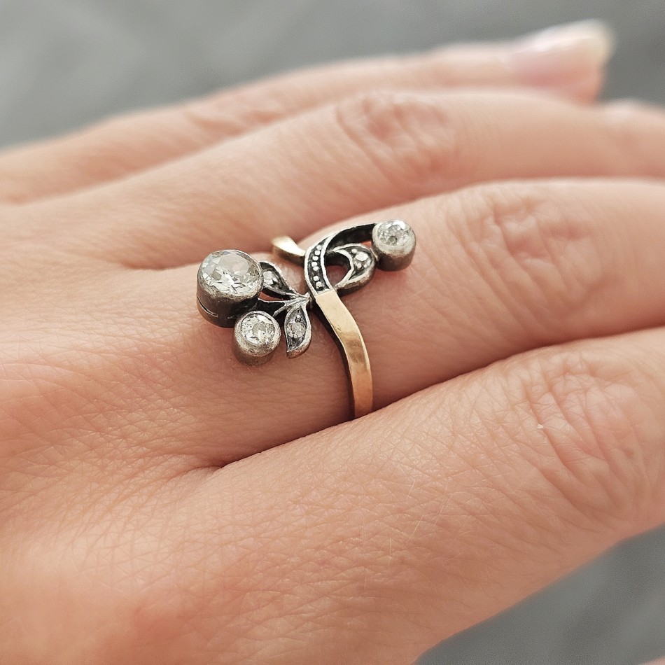 https://ekszeraukcio-product.s3.eu-central-1.amazonaws.com/10e3c8a1-b45b-4f84-b1d3-abb090e62d57