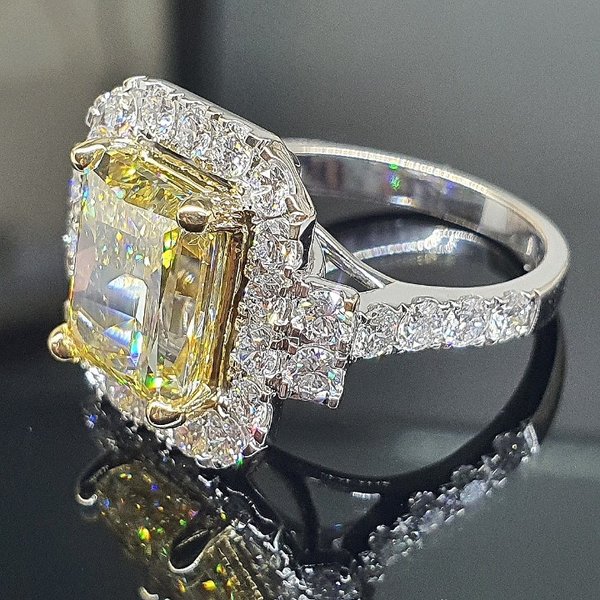 https://ekszeraukcio-product.s3.eu-central-1.amazonaws.com/1879f4da-efda-4439-b4d5-6186cadd5d61_thumbnail