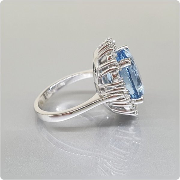 https://ekszeraukcio-product.s3.eu-central-1.amazonaws.com/18ea73c6-a6bd-4698-8733-9e88f5e2521c_thumbnail