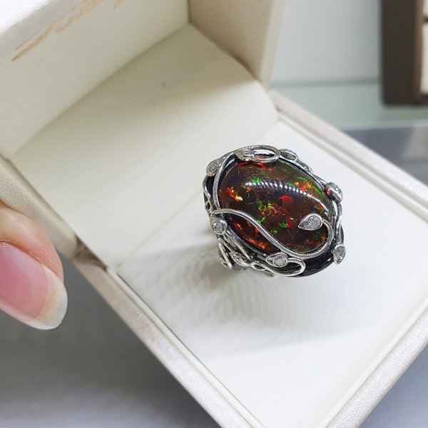 https://ekszeraukcio-product.s3.eu-central-1.amazonaws.com/1b8dc748-bbf9-4835-a2b1-c0879cae1ec0_thumbnail