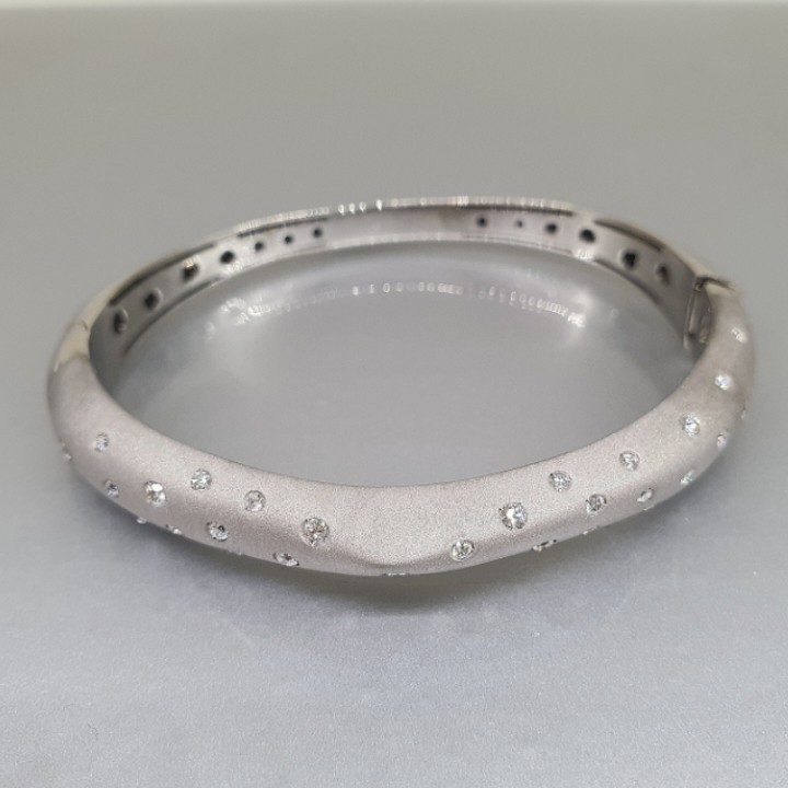 https://ekszeraukcio-product.s3.eu-central-1.amazonaws.com/25ad6b42-3df2-459e-826c-f40a11c284ec