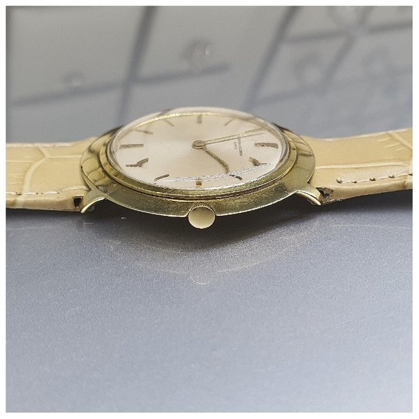 https://ekszeraukcio-product.s3.eu-central-1.amazonaws.com/2d4bf91a-e1a2-4d28-a553-19fd93c30af8_thumbnail