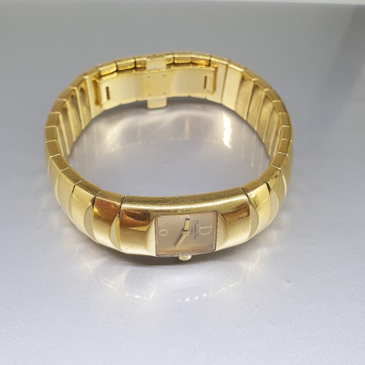 https://ekszeraukcio-product.s3.eu-central-1.amazonaws.com/316fec22-78d7-4d2e-b0e1-8e51d88338ac