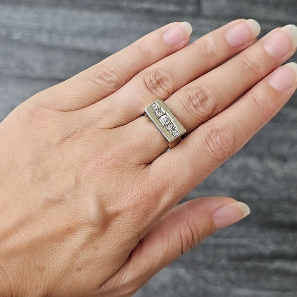 https://ekszeraukcio-product.s3.eu-central-1.amazonaws.com/33724b30-ddb5-4ae8-848f-7eb05c9dcabe_thumbnail