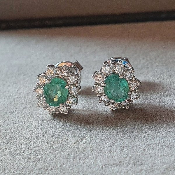 https://ekszeraukcio-product.s3.eu-central-1.amazonaws.com/3852b69d-50b8-49b6-9e78-de24203fff5c_thumbnail