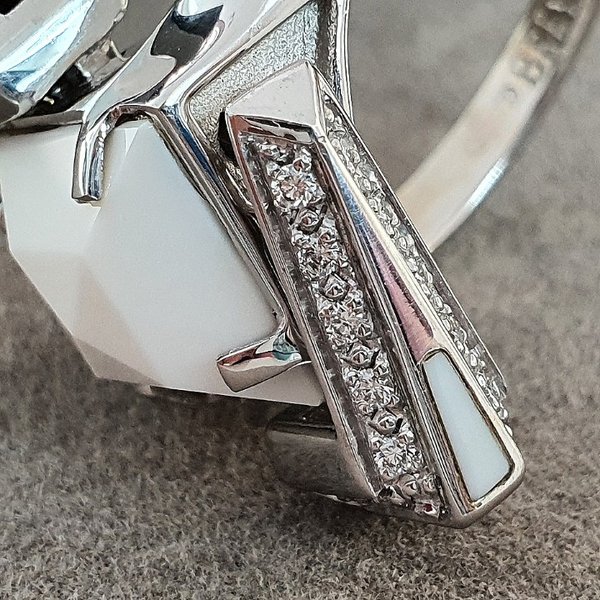 https://ekszeraukcio-product.s3.eu-central-1.amazonaws.com/3c09e80d-f888-4922-a9b2-964081cc2dd2_thumbnail