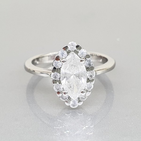 https://ekszeraukcio-product.s3.eu-central-1.amazonaws.com/3d2e8a2f-592f-4a33-ae65-0ddfb4d1b75f_thumbnail
