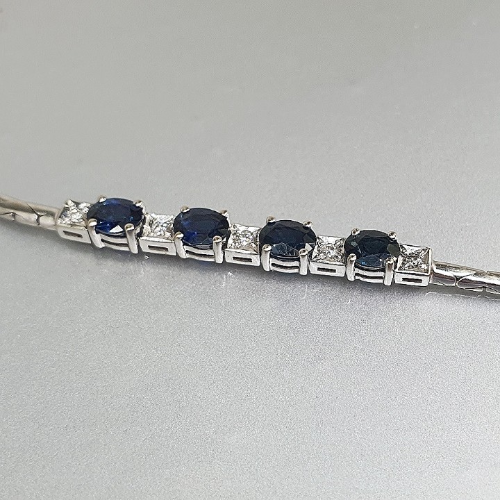 https://ekszeraukcio-product.s3.eu-central-1.amazonaws.com/407e3355-2e50-4f81-91e6-bb6f910900f6