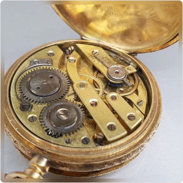 https://ekszeraukcio-product.s3.eu-central-1.amazonaws.com/48edebd6-7e78-40f6-96cb-9379ac503025_thumbnail