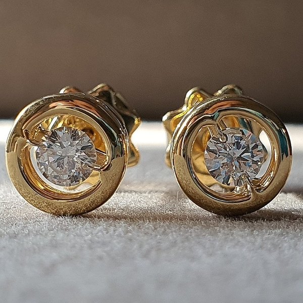 https://ekszeraukcio-product.s3.eu-central-1.amazonaws.com/4b6bf263-feb2-44de-ba0d-1094fa6e5c90_thumbnail