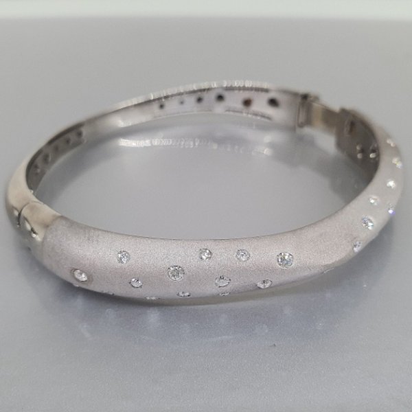 https://ekszeraukcio-product.s3.eu-central-1.amazonaws.com/5b2625f8-39e3-4690-85f1-e0cca24ad1b2_thumbnail