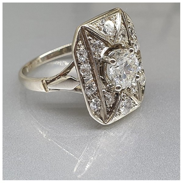 https://ekszeraukcio-product.s3.eu-central-1.amazonaws.com/6bef2264-c564-4578-bf25-36eafb51c55a_thumbnail