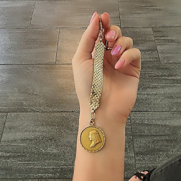 https://ekszeraukcio-product.s3.eu-central-1.amazonaws.com/7a04332b-a4c2-448f-ad7a-4be68e68a949_thumbnail