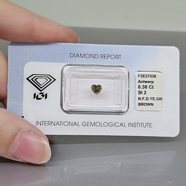 https://ekszeraukcio-product.s3.eu-central-1.amazonaws.com/7b7dfb2f-a795-4f35-83b3-50da6de2ab70_thumbnail