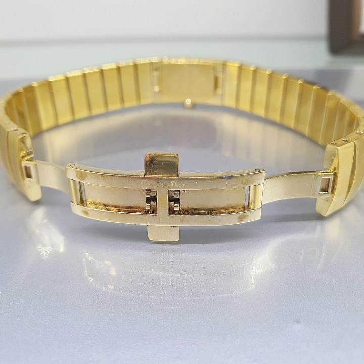 https://ekszeraukcio-product.s3.eu-central-1.amazonaws.com/81009199-38da-4b37-9535-978cad113959