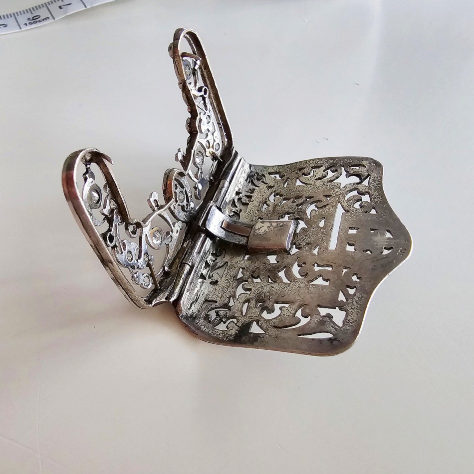 https://ekszeraukcio-product.s3.eu-central-1.amazonaws.com/85f02c07-4d74-45cb-851c-d09ff79136f8