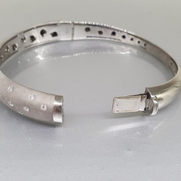 https://ekszeraukcio-product.s3.eu-central-1.amazonaws.com/88e40626-8434-4256-bf1f-9d58856e5536_thumbnail