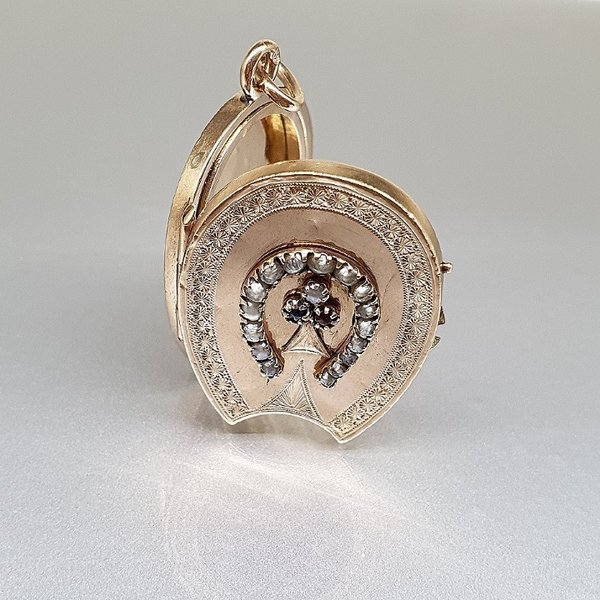 https://ekszeraukcio-product.s3.eu-central-1.amazonaws.com/89c7f3b6-b76b-43d1-b618-9d18eb23f0b0_thumbnail