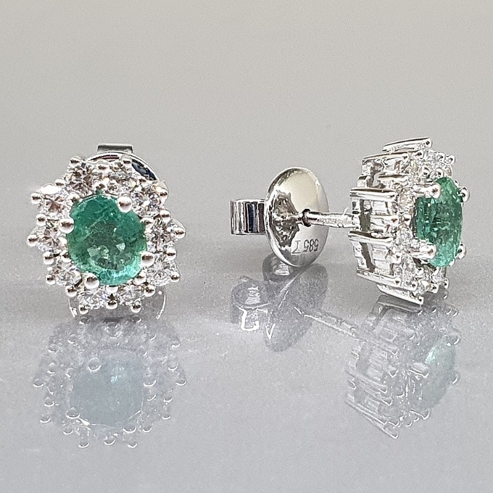 https://ekszeraukcio-product.s3.eu-central-1.amazonaws.com/8d5b871b-ae17-4a44-9f27-996f169d098b