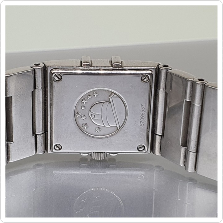 https://ekszeraukcio-product.s3.eu-central-1.amazonaws.com/9359dc9b-27dd-435d-aad5-ec0e3525a234