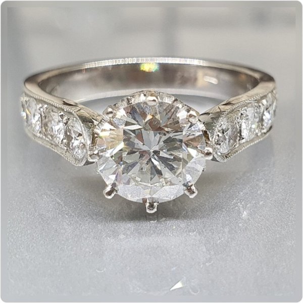 https://ekszeraukcio-product.s3.eu-central-1.amazonaws.com/98548a8d-c32e-443f-acd9-e7833c68cbf3_thumbnail