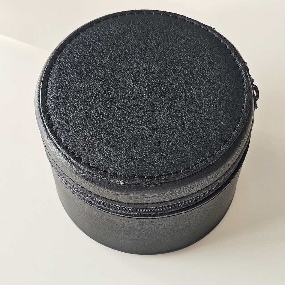 https://ekszeraukcio-product.s3.eu-central-1.amazonaws.com/9bcbd200-1f05-4acd-b38f-bd32ee9db975