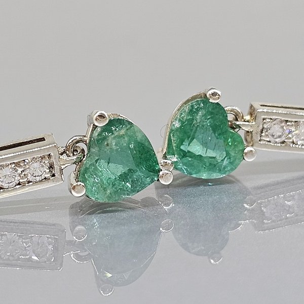 https://ekszeraukcio-product.s3.eu-central-1.amazonaws.com/a3a2cd61-a23d-495a-b612-5ce0ac2d7061_thumbnail