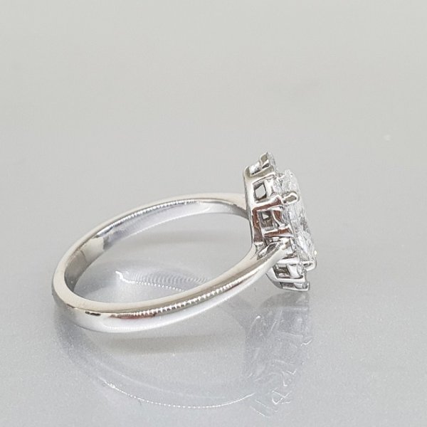 https://ekszeraukcio-product.s3.eu-central-1.amazonaws.com/af862e6f-15b7-402d-9d58-01141106470e_thumbnail