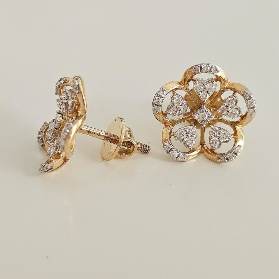 https://ekszeraukcio-product.s3.eu-central-1.amazonaws.com/b08bf72b-511e-4fab-90a2-10244c67235f