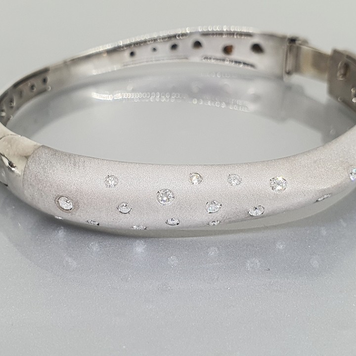 https://ekszeraukcio-product.s3.eu-central-1.amazonaws.com/b708560f-453d-4e40-af81-148a199cff28