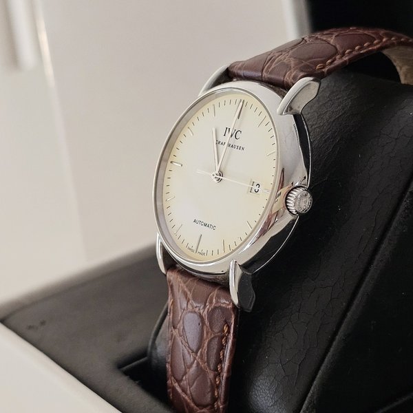 https://ekszeraukcio-product.s3.eu-central-1.amazonaws.com/b7728977-b5cd-4b80-8b23-0f326086c3d0_thumbnail
