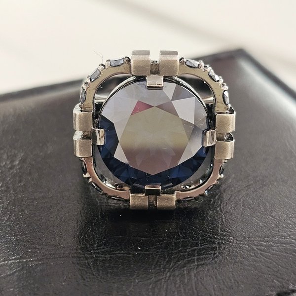 https://ekszeraukcio-product.s3.eu-central-1.amazonaws.com/b95d6e31-c853-43e0-a888-a388fcc81d5d_thumbnail