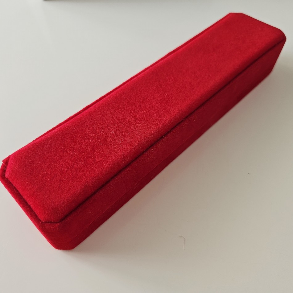 https://ekszeraukcio-product.s3.eu-central-1.amazonaws.com/be055359-d6d4-474f-abf1-46bf531da219