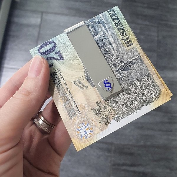 https://ekszeraukcio-product.s3.eu-central-1.amazonaws.com/be831c1d-b6fa-4bd2-a598-aa5037668486_thumbnail