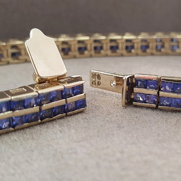 https://ekszeraukcio-product.s3.eu-central-1.amazonaws.com/d456de2f-d19c-471a-8bc1-2f3a82e7c02a_thumbnail