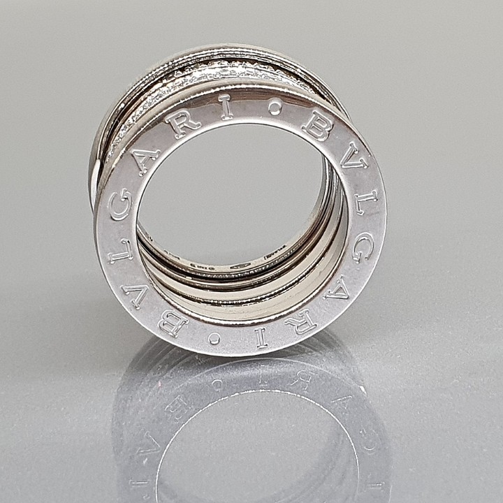 https://ekszeraukcio-product.s3.eu-central-1.amazonaws.com/da892045-61c4-4b68-9aa5-3e8ce2adbe40