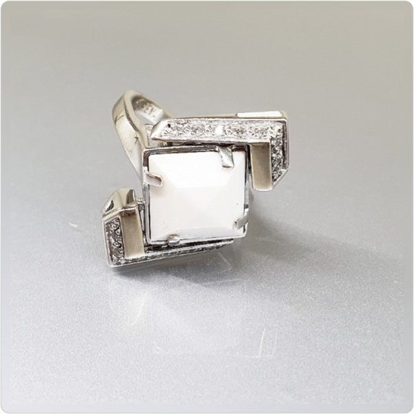 https://ekszeraukcio-product.s3.eu-central-1.amazonaws.com/ef796f88-491b-4cb0-903b-77a18503e6dc_thumbnail